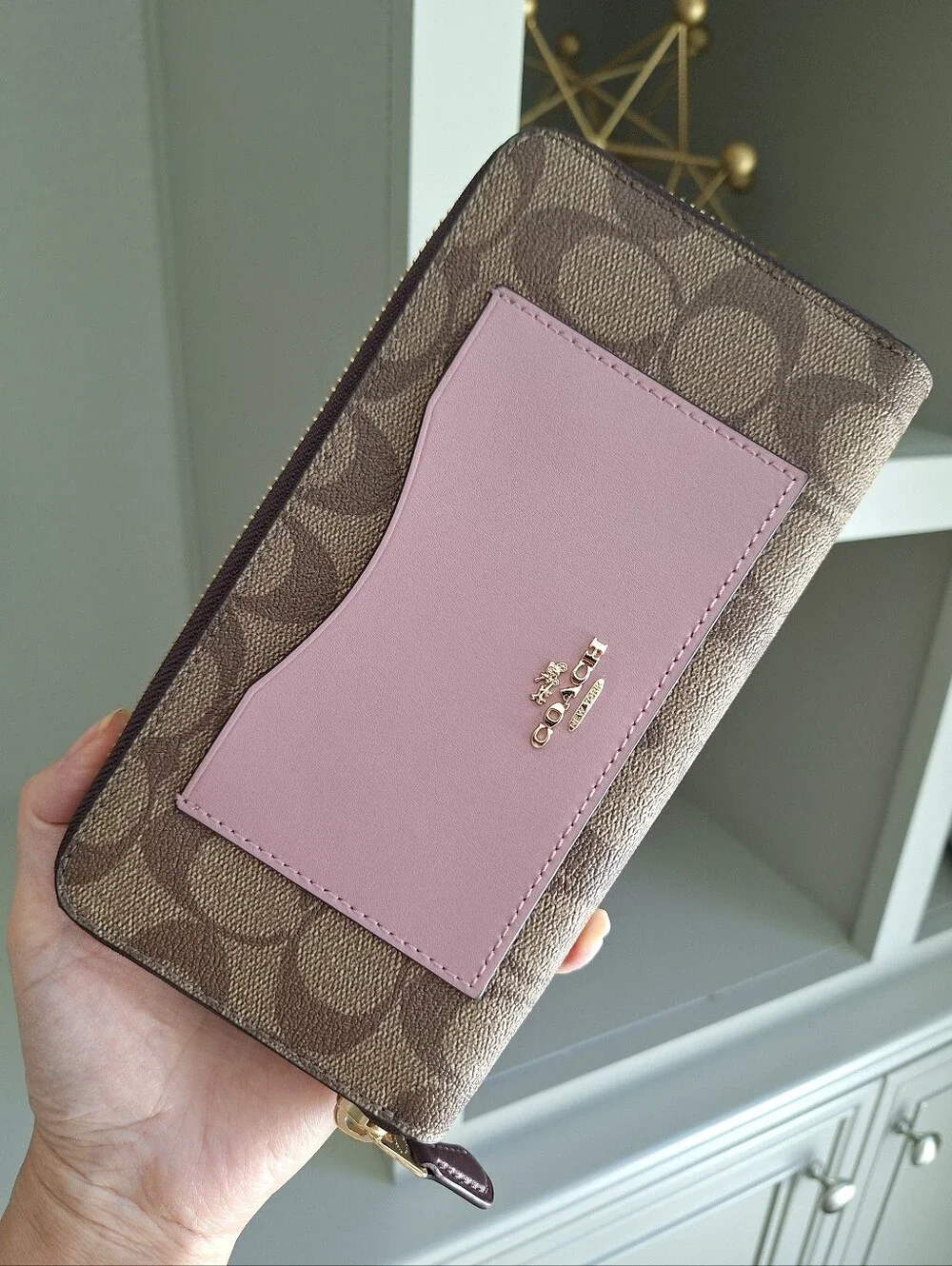 NWT Coach Color Block Logo Accordion Zip-Around Wallet Signature F57318